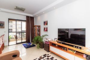 Image 1 - 847976