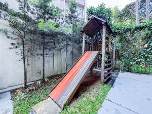 Image 29 - 847980