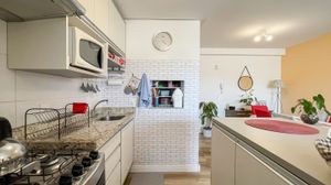 Image 8 - 847986