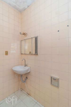 Image 19 - 847991