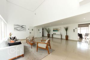 Image 21 - 848008
