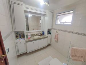 Image 10 - 848031
