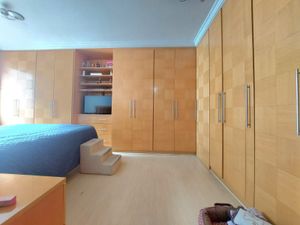 Image 11 - 848031