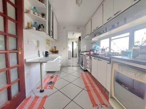 Image 17 - 848031