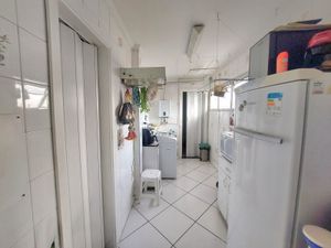 Image 18 - 848031