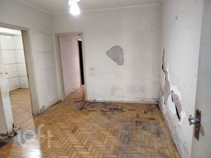 Image 4 - 848095