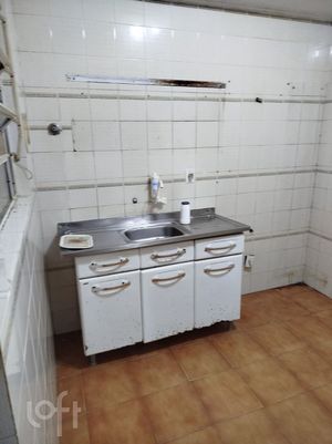 Image 6 - 848095