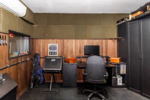 Image 31 - 848144
