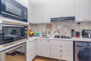 Image 18 - 848145