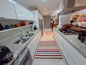 Image 8 - 848185