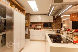 Image 12 - 848208