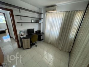 Image 21 - 848275