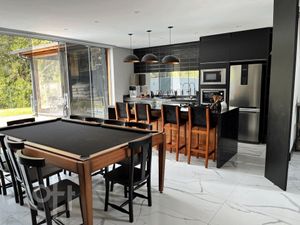 Image 11 - 848279