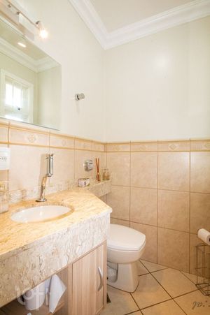 Image 8 - 848292