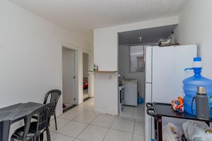 Image 2 - 848296