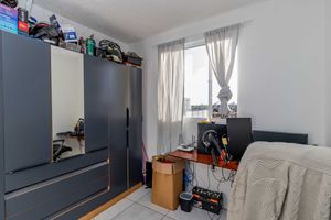 Image 17 - 848296