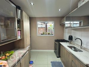 Image 7 - 848335