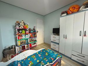 Image 17 - 848335