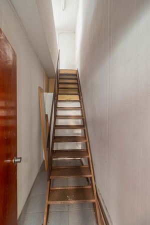 Image 21 - 848339