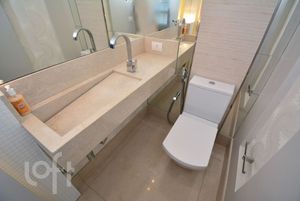 Image 9 - 848355