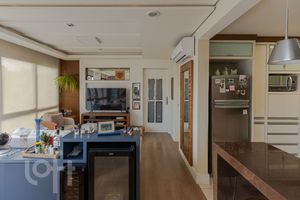 Image 3 - 848557