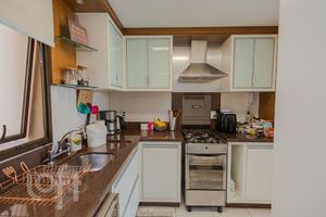 Image 9 - 848557