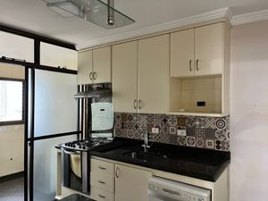 Image 9 - 848578