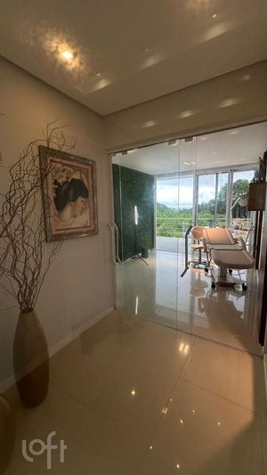 Image 13 - 848580