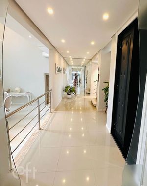 Image 8 - 848580