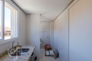 Image 8 - 848587