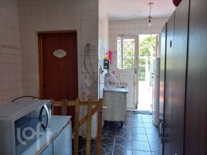 Image 17 - 848596