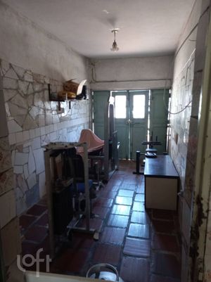 Image 6 - 848596