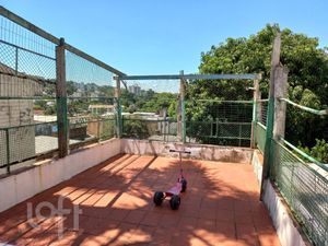 Image 18 - 848596