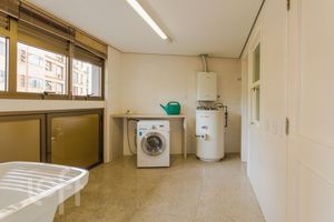 Image 19 - 848605