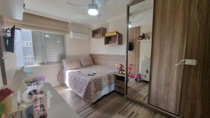Image 12 - 848639