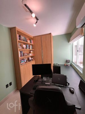 Image 8 - 848661