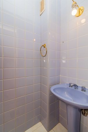 Image 7 - 848674