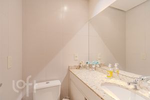 Image 13 - 848777