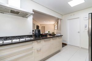 Image 10 - 848811