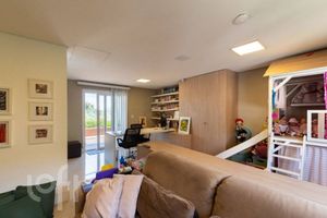Image 21 - 848818