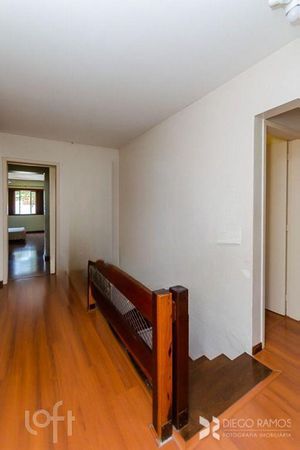 Image 6 - 848821