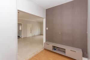 Image 6 - 848824