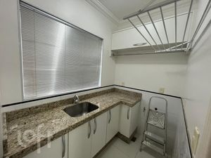 Image 10 - 848886