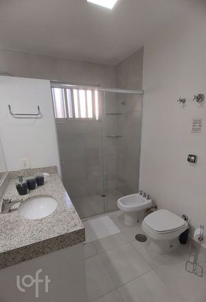 Image 13 - 848930