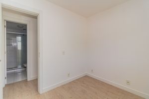 Image 10 - 848936