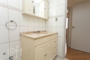 Image 17 - 848963