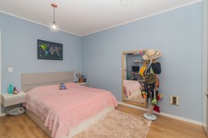 Image 15 - 848967