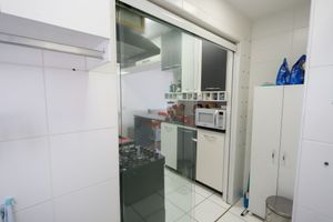 Image 4 - 849016