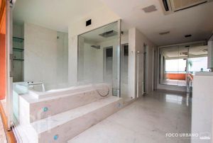 Image 9 - 849678