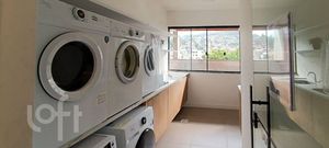 Image 22 - 849679